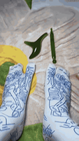 Applying the sock